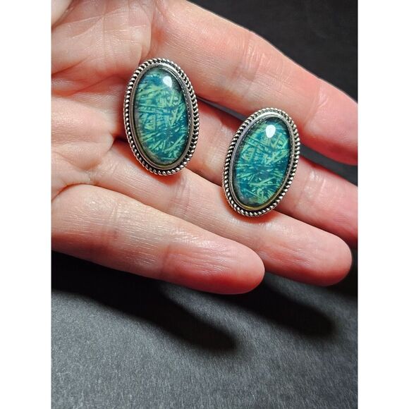 Napier gold tone and silver tone oval green clip on earrings - Picture 1 of 8